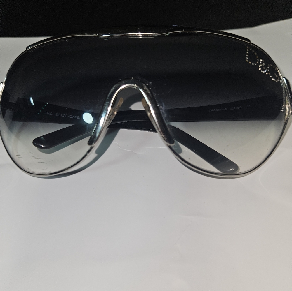 Dolce and Gabbana sunglasses w case